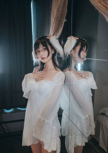 丝袜制服一区在线_高清国产国语三级