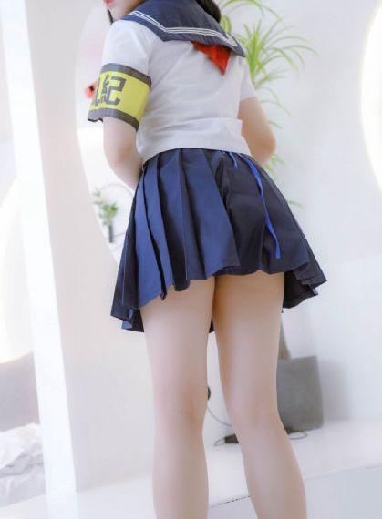 欧美白白嫩嫩的人妖_BD英语免费高清观看
