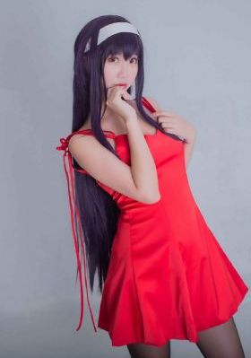 欧美长裙套装_1080P免费电视剧